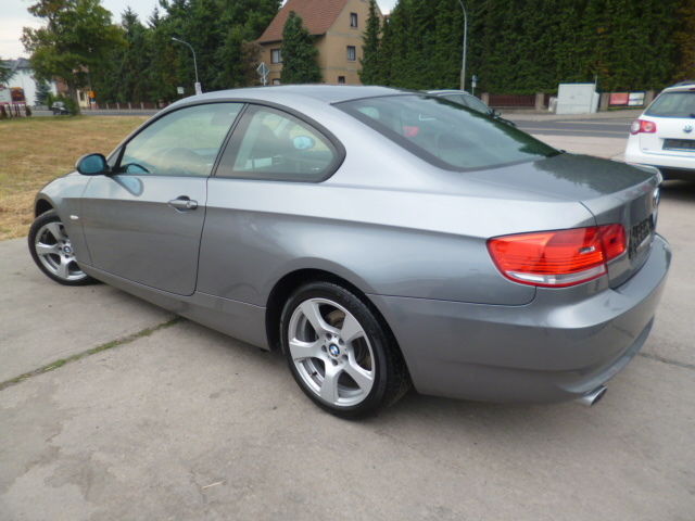 Left hand drive BMW 3 SERIES 320A COUPE